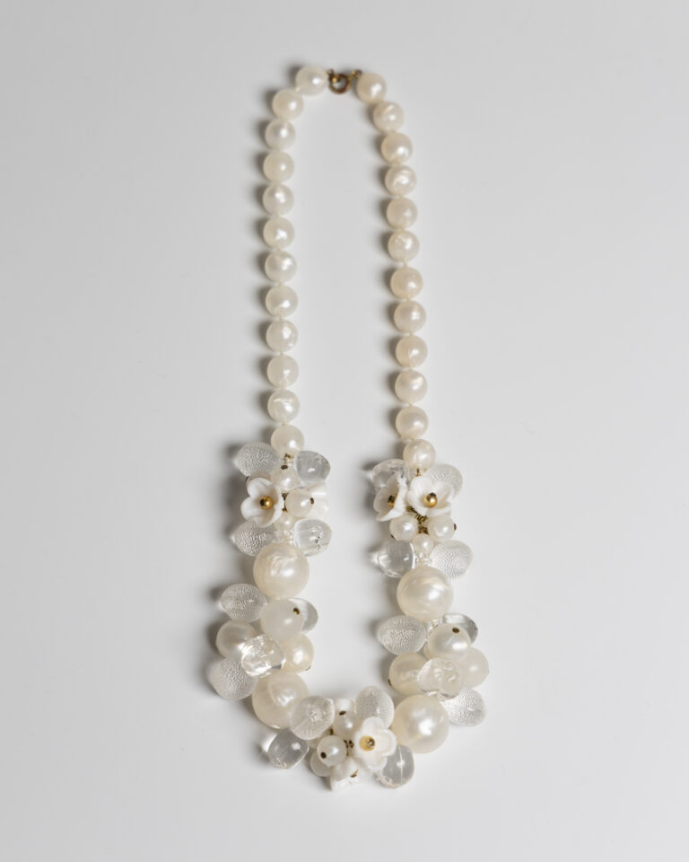 JL107 Vintage Floral Bead Necklace
