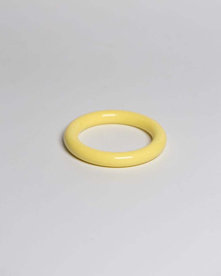JL025 Vintage Yellow Lucite Bangle