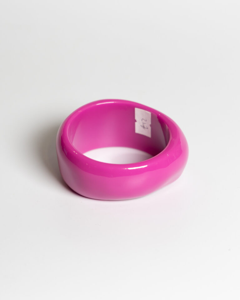JL001 Vintage Pink Lucite Bangle