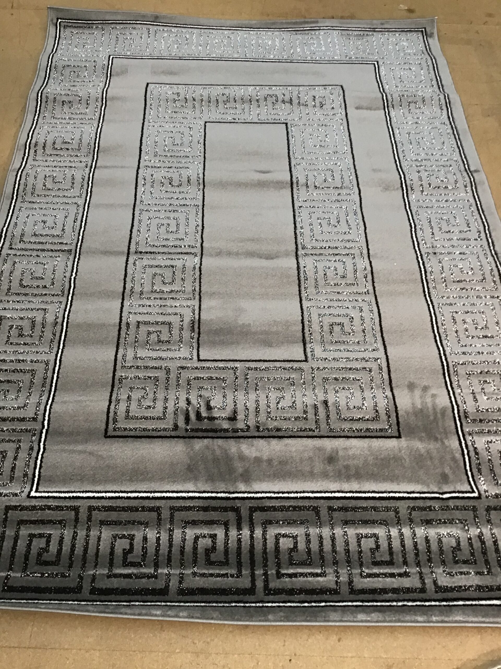 DC11 Contemporary Grey Ground Rug