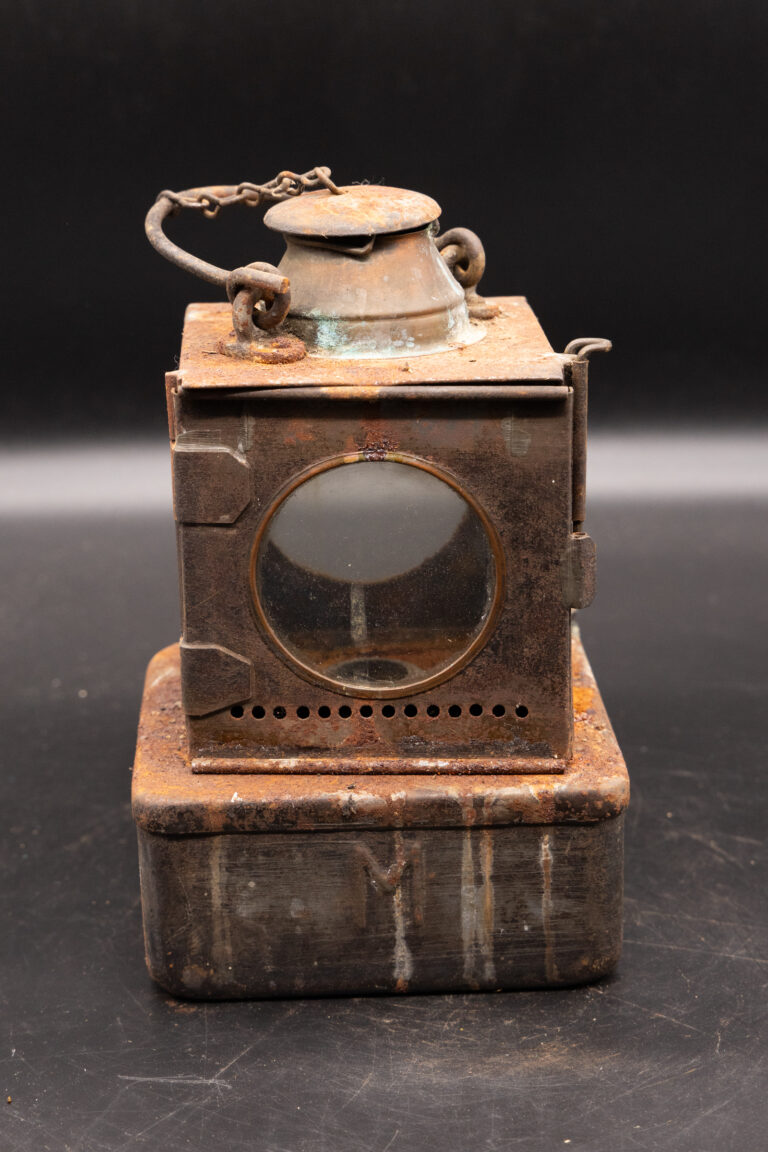 MT022 Railway Lantern