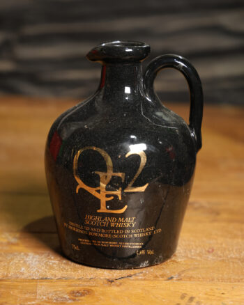 QE2 Scotch Whisky Flagon [w831]