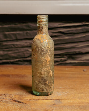 GB087 James Leslie & Co. Belfast Bottle