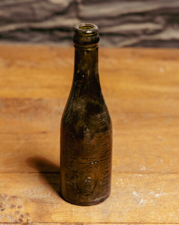 GB078 Lyle & Kinahan Belfast Bottle