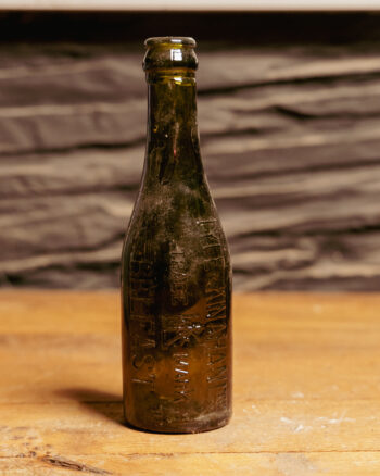 GB078 Lyle & Kinahan Belfast Bottle