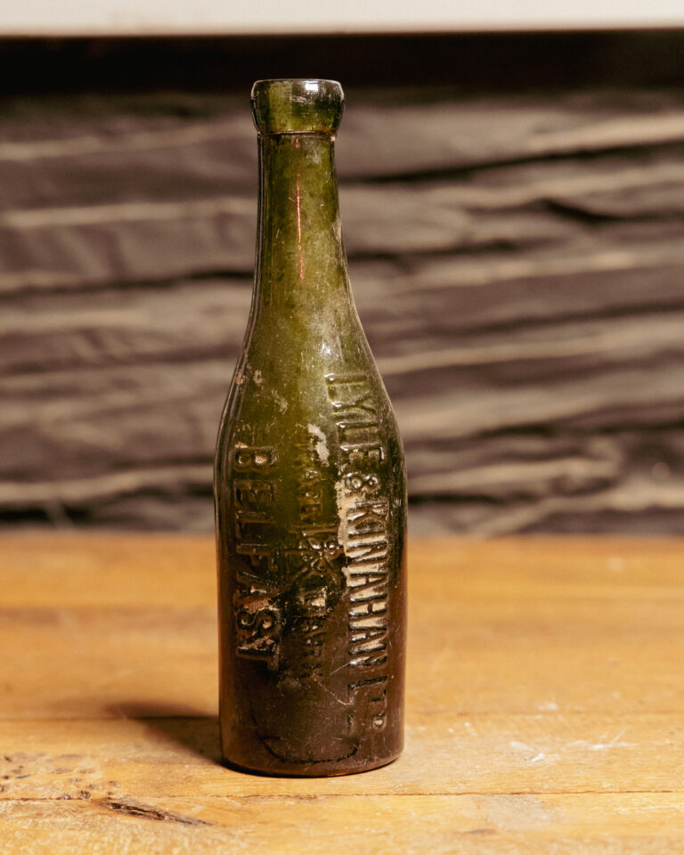 GB096 Lyle & Kinahan Belfast Bottle