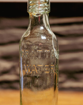 GB092 1929 Grattan’s Waters Belfast Bottle