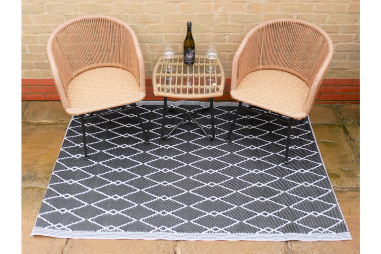 Black Diamond Pattern Outdoor Rug [8761]