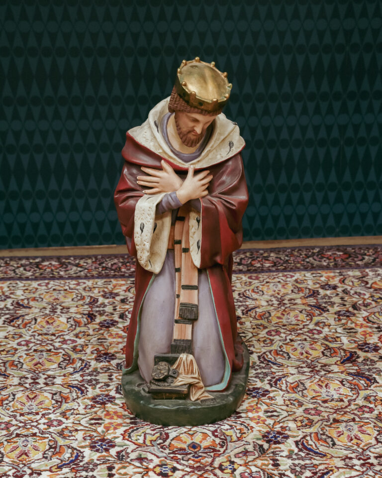 Victorian Ceramic Kneeling Crowned Wise Man Statue