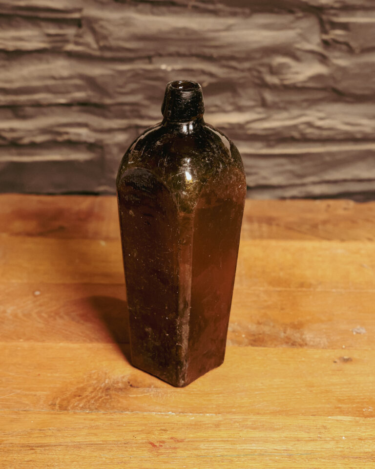 GB161 Gin Coffin Bottle