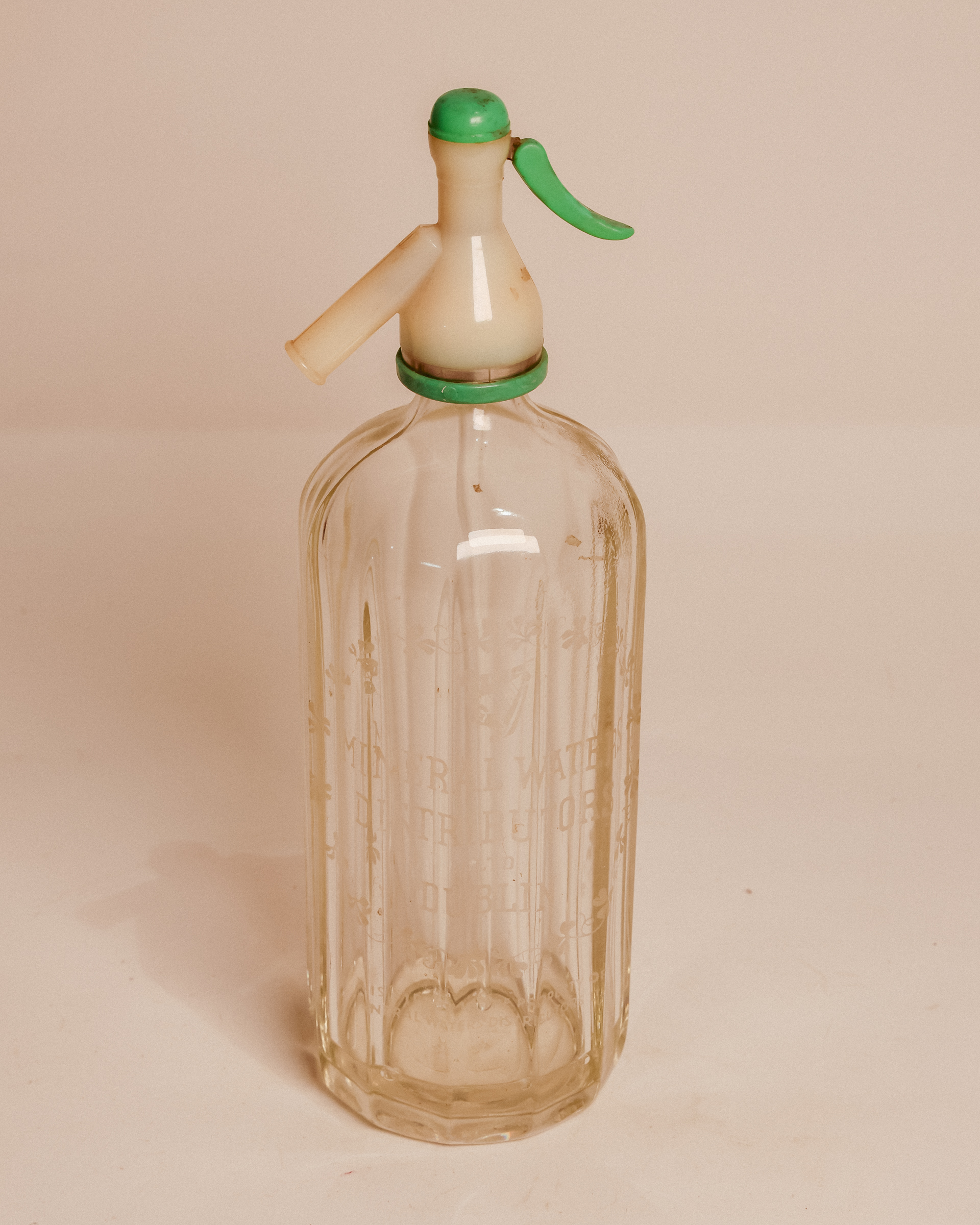 GB157 Mineral Waters Dublin Syphon