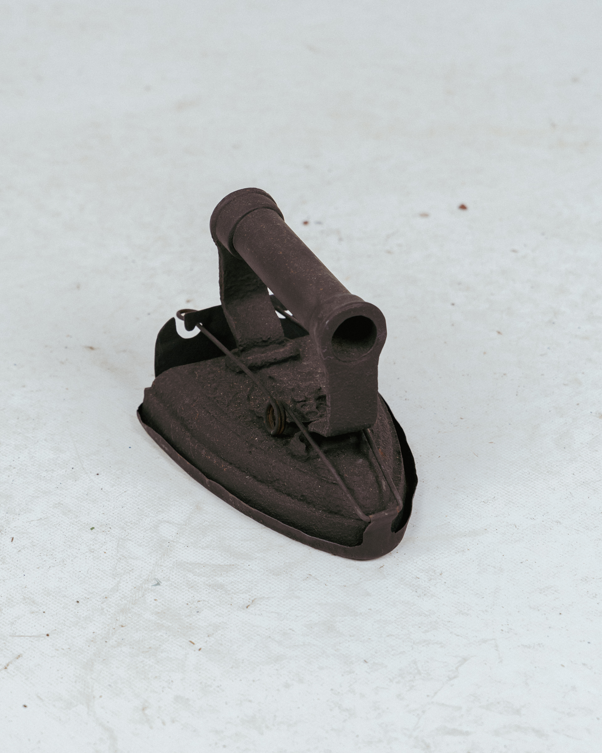 MT060 Antique Sad Iron