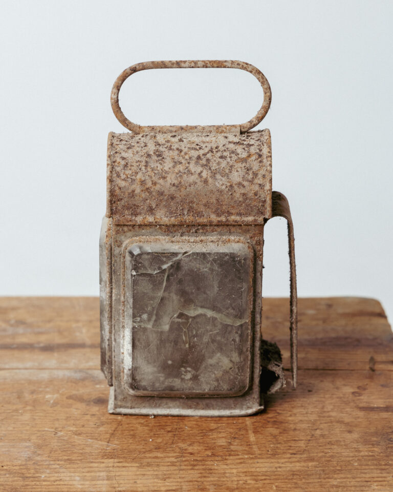MT076 Vintage Railway Lantern
