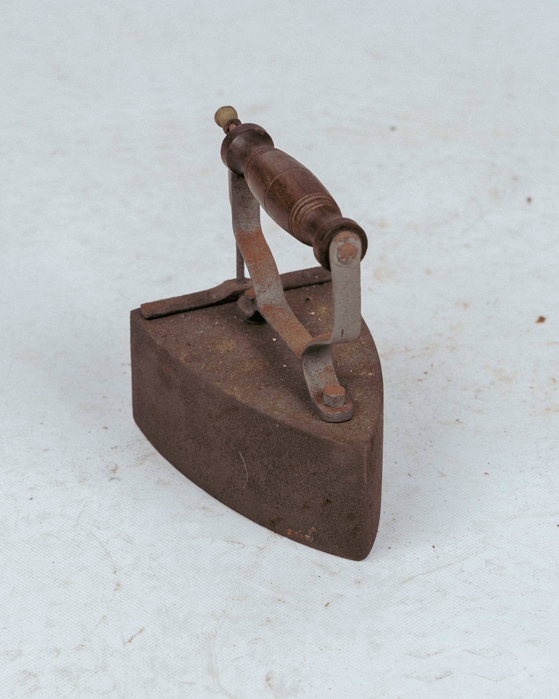 MT050 Antique Flat Iron