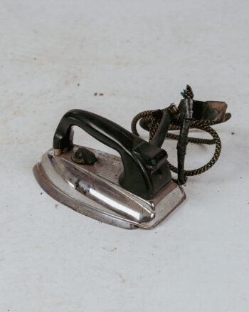 MT058 Vintage Morphy Richards Iron