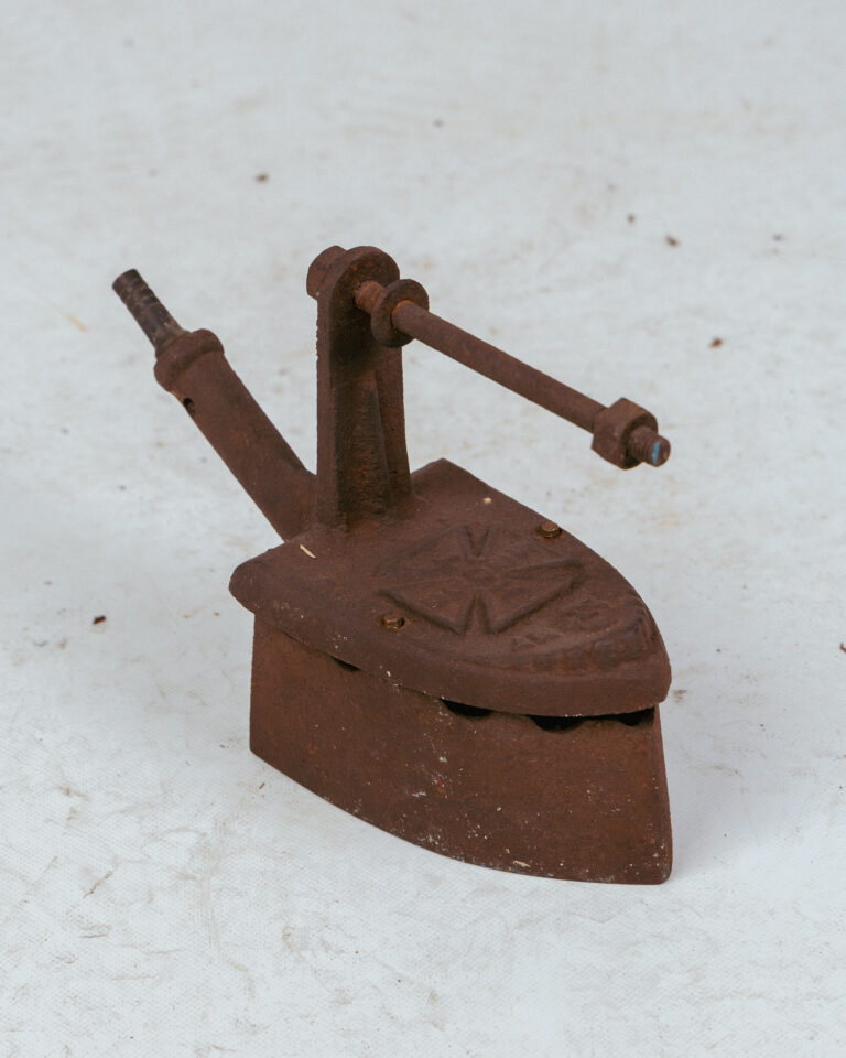 MT052 Victorian Flat Iron