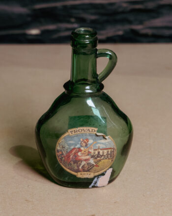 GB137 Trovador Wine Bottle