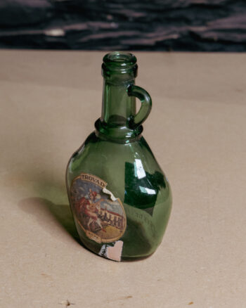 GB137 Trovador Wine Bottle