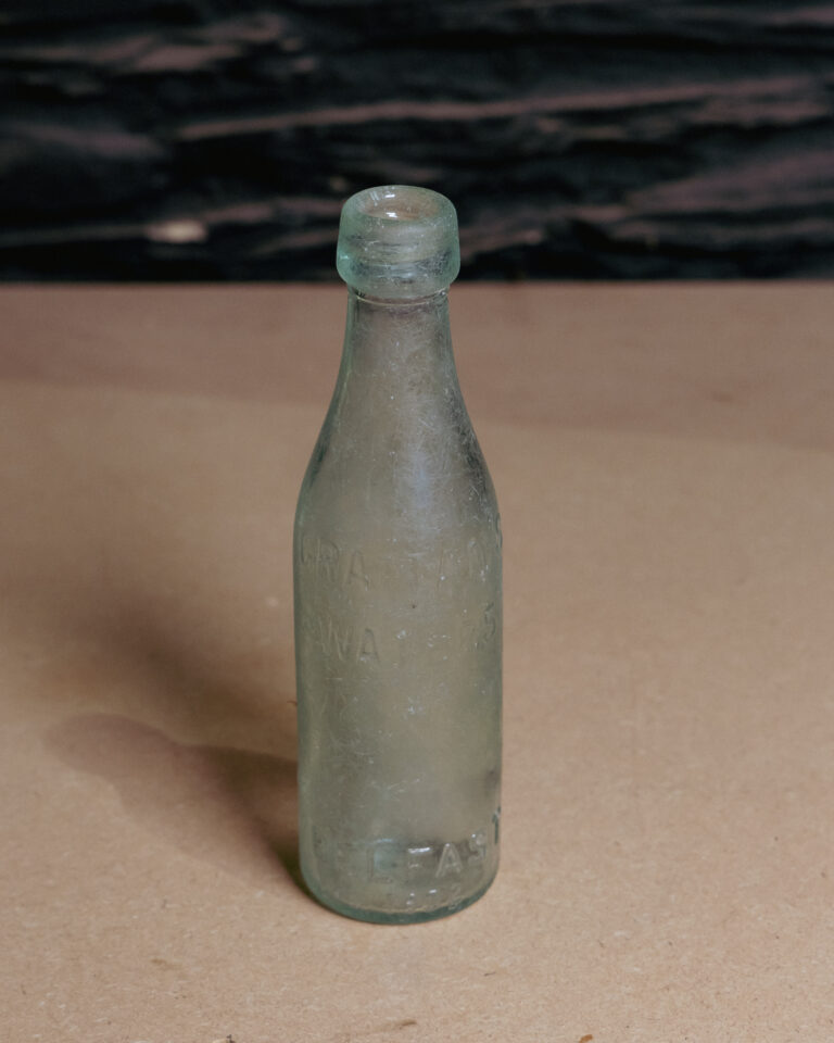 GB136 1932 Grattan's Belfast Bottle