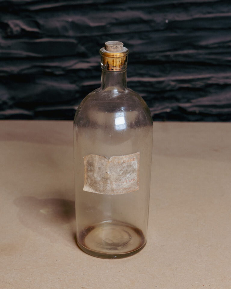 GB140 Large Chemist's Bottle