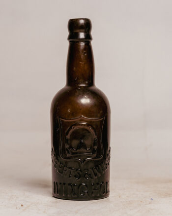 GB097 Roberts & Wilson Ivinghoe Bottle