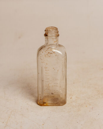 GB338 Sloan’s Liniment Bottle