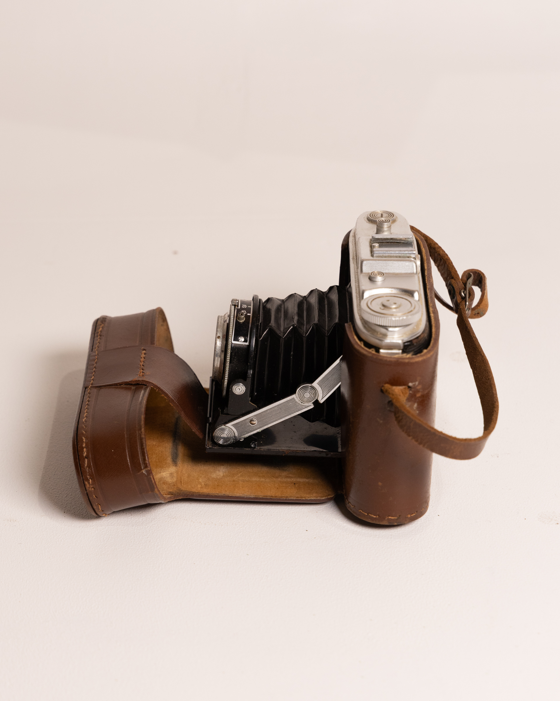 Appareil Photo Ancien Agfa Isolette Avec étui - Années 1942-1950 - Jsolette