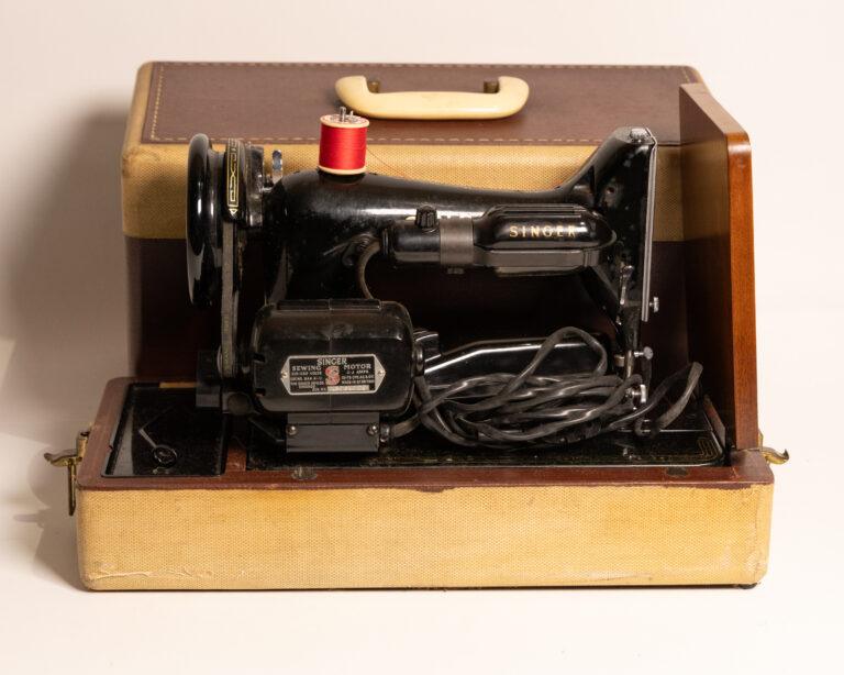 Singer Machine