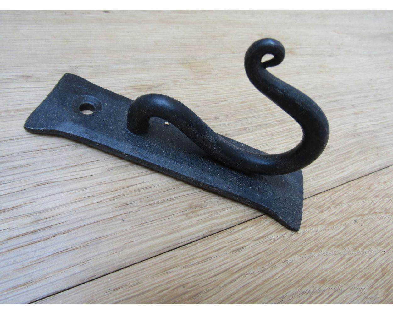 Curly Hook on Backplate – Black Wax