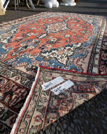 JAN13 Full Pile Persian Sarouk Village Carpet with Traditional Medallion (‘Deliberate Mistake’)