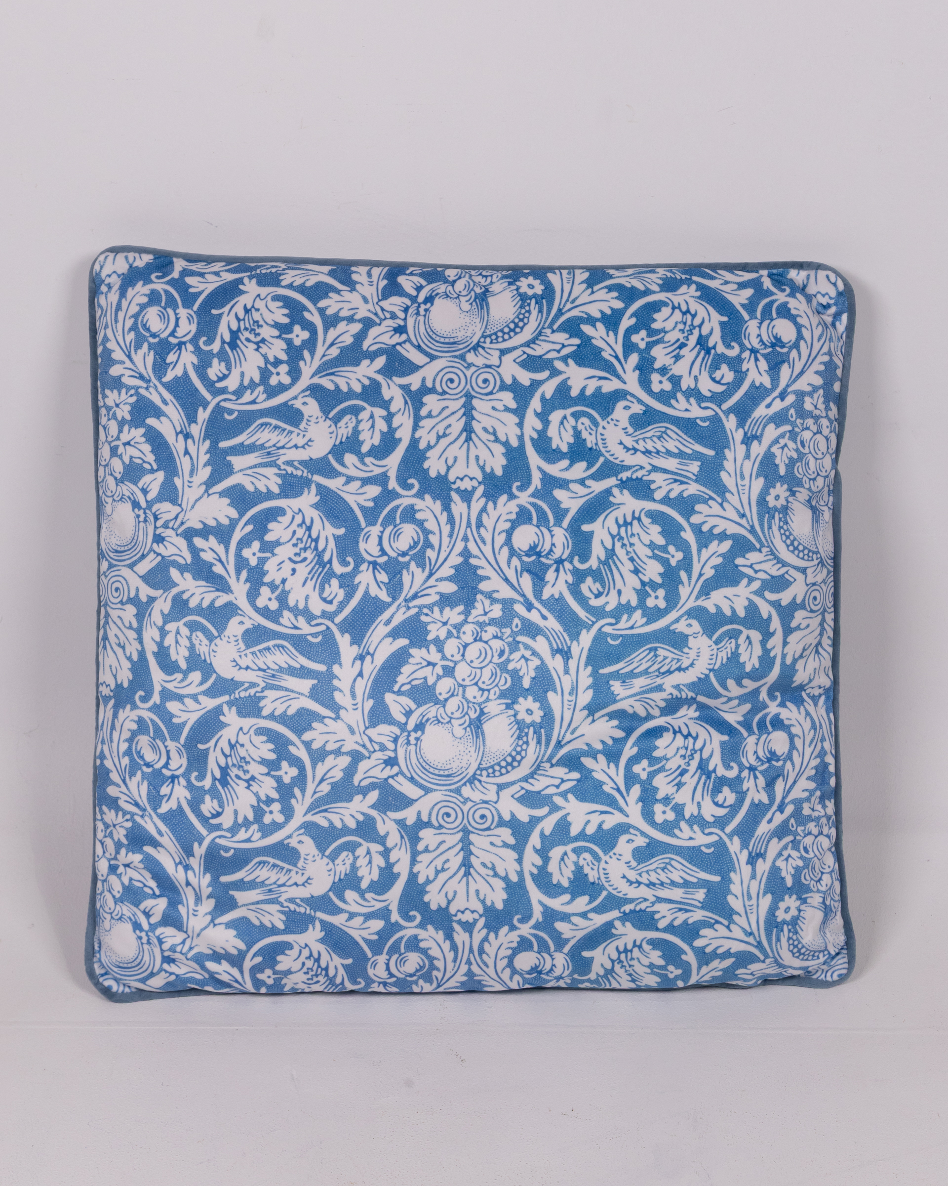 William Morris ‘Queen Anne’ Cushion – 40cm x 40cm