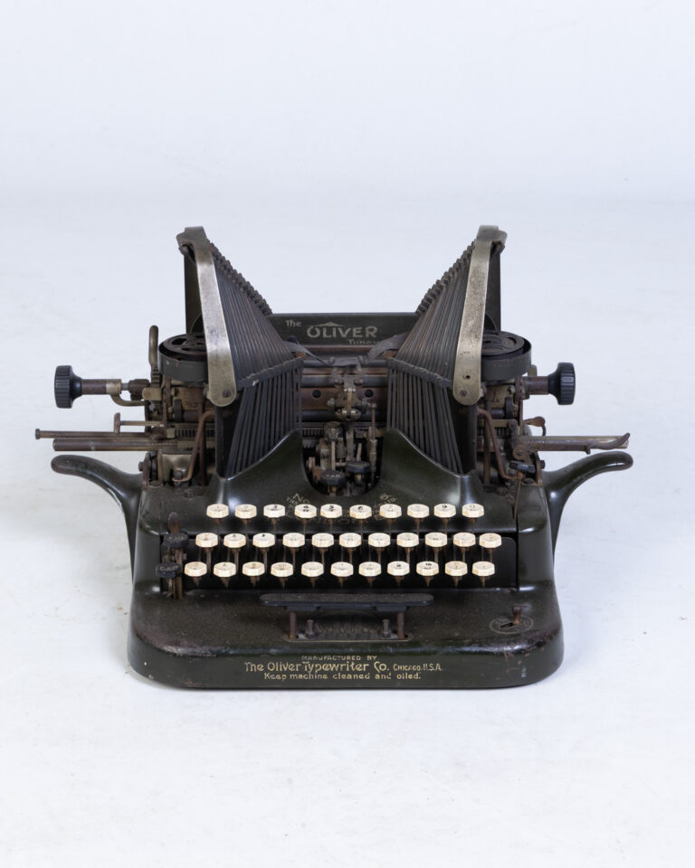 The Oliver Typewriter Co. No. 5 Vintage Typewriter