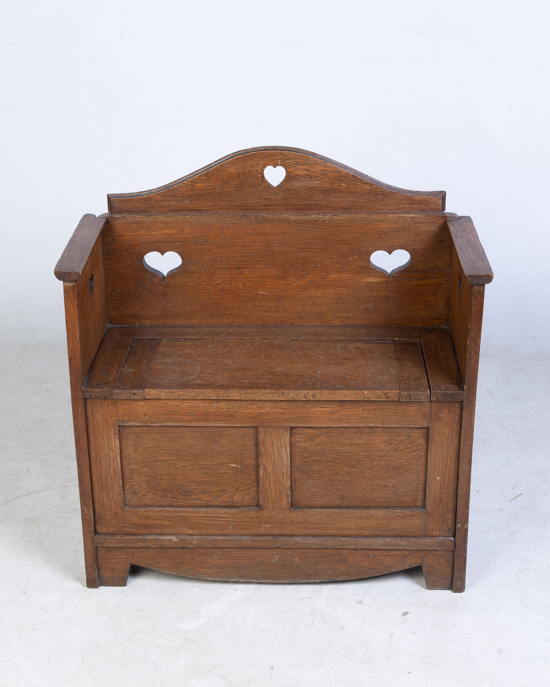 Rustic Wooden Hall Seat with Storage & Heart Cut-Outs