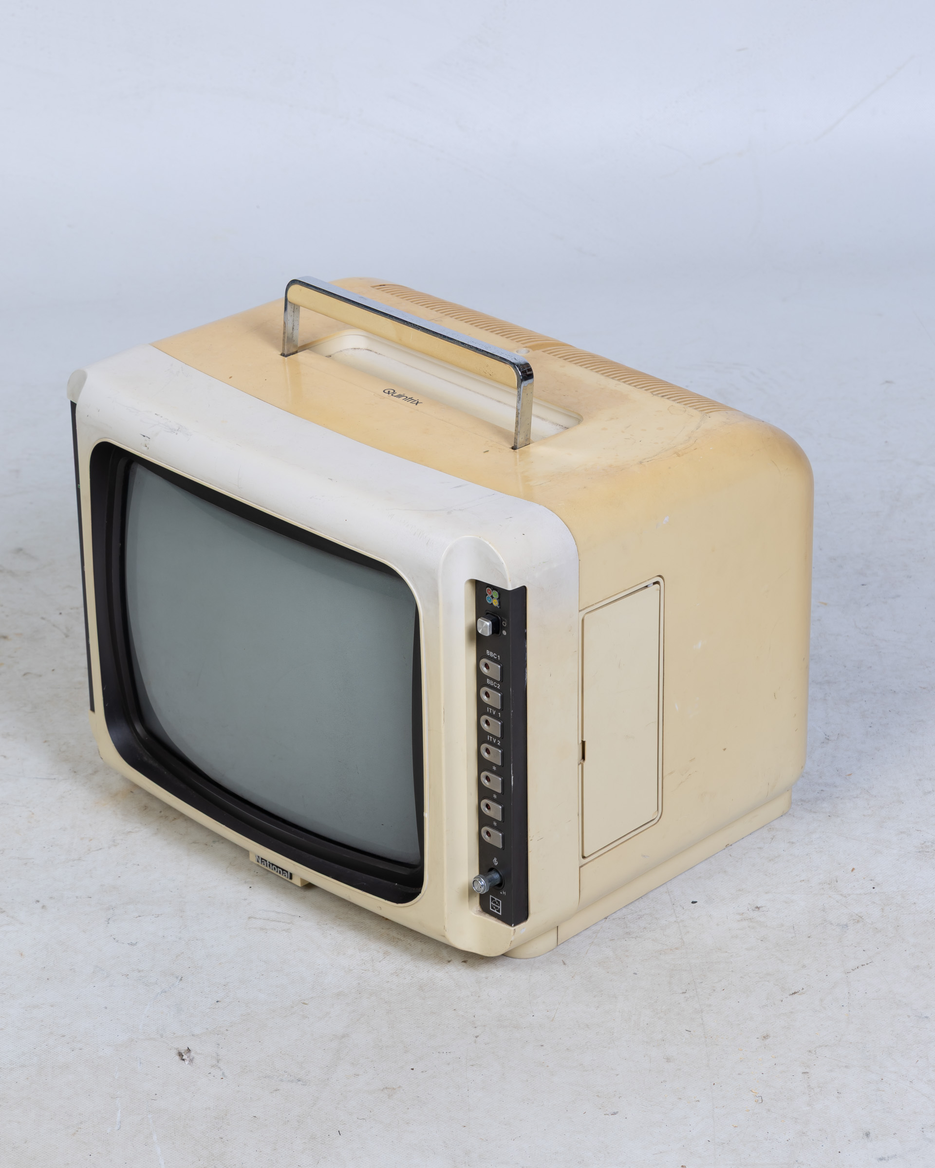 Vintage National TC-68G Colour TV with Metal Carry Handle