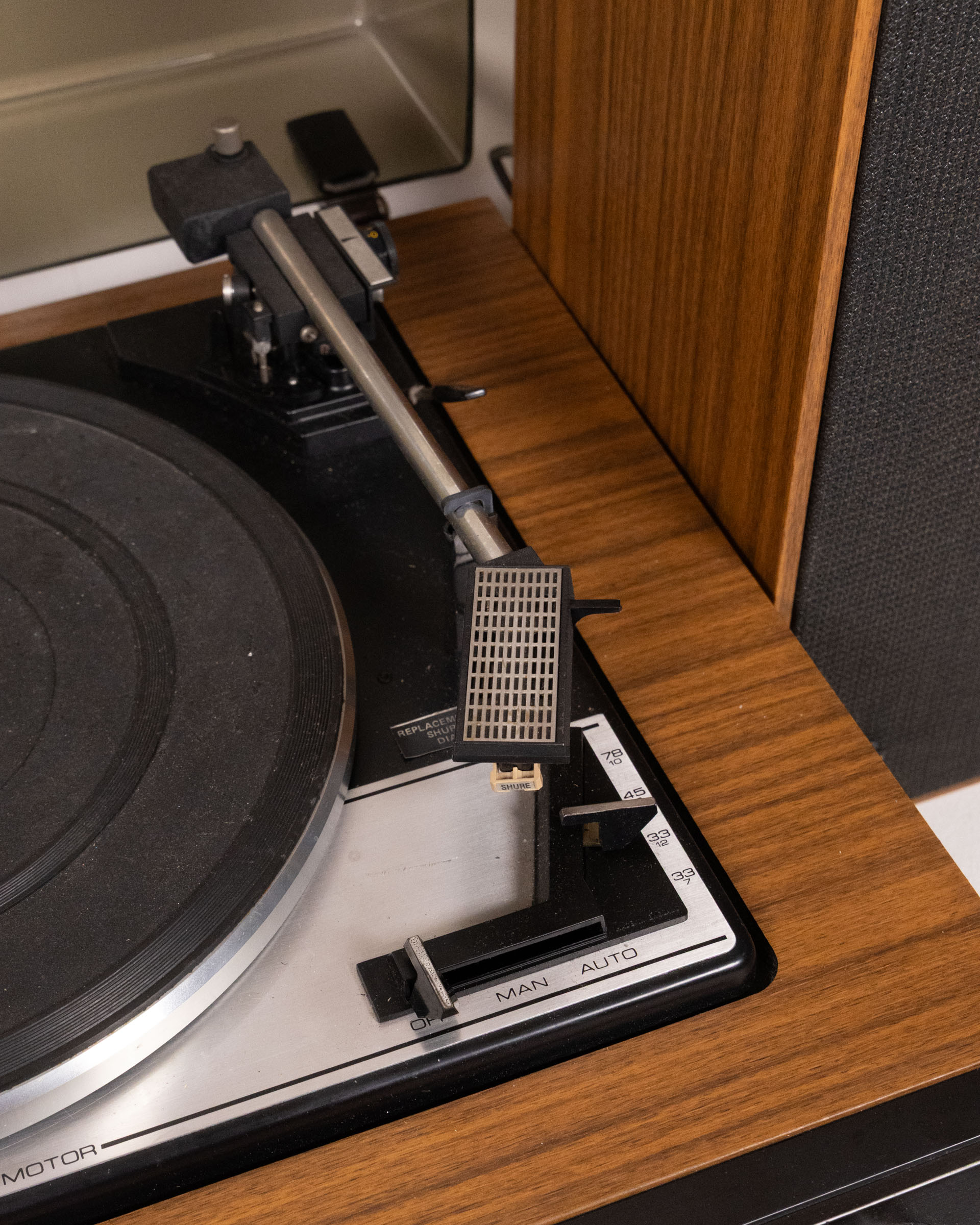 Vintage Hitachi Stereo Music System with Garrard Turntable & Speakers - Image 10