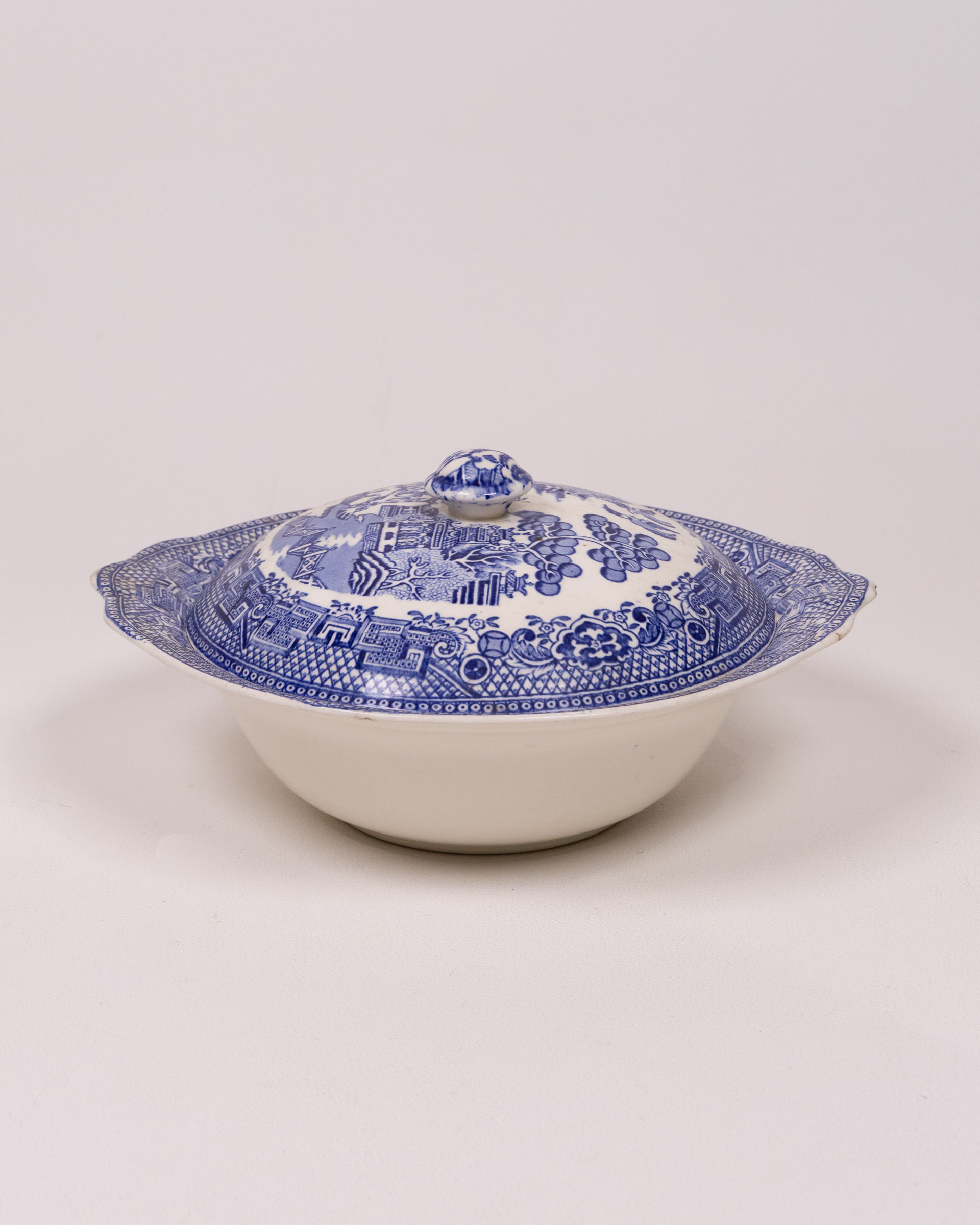 Barratts Staffordshire England Willow Pattern Bowl with Lid, Vintage