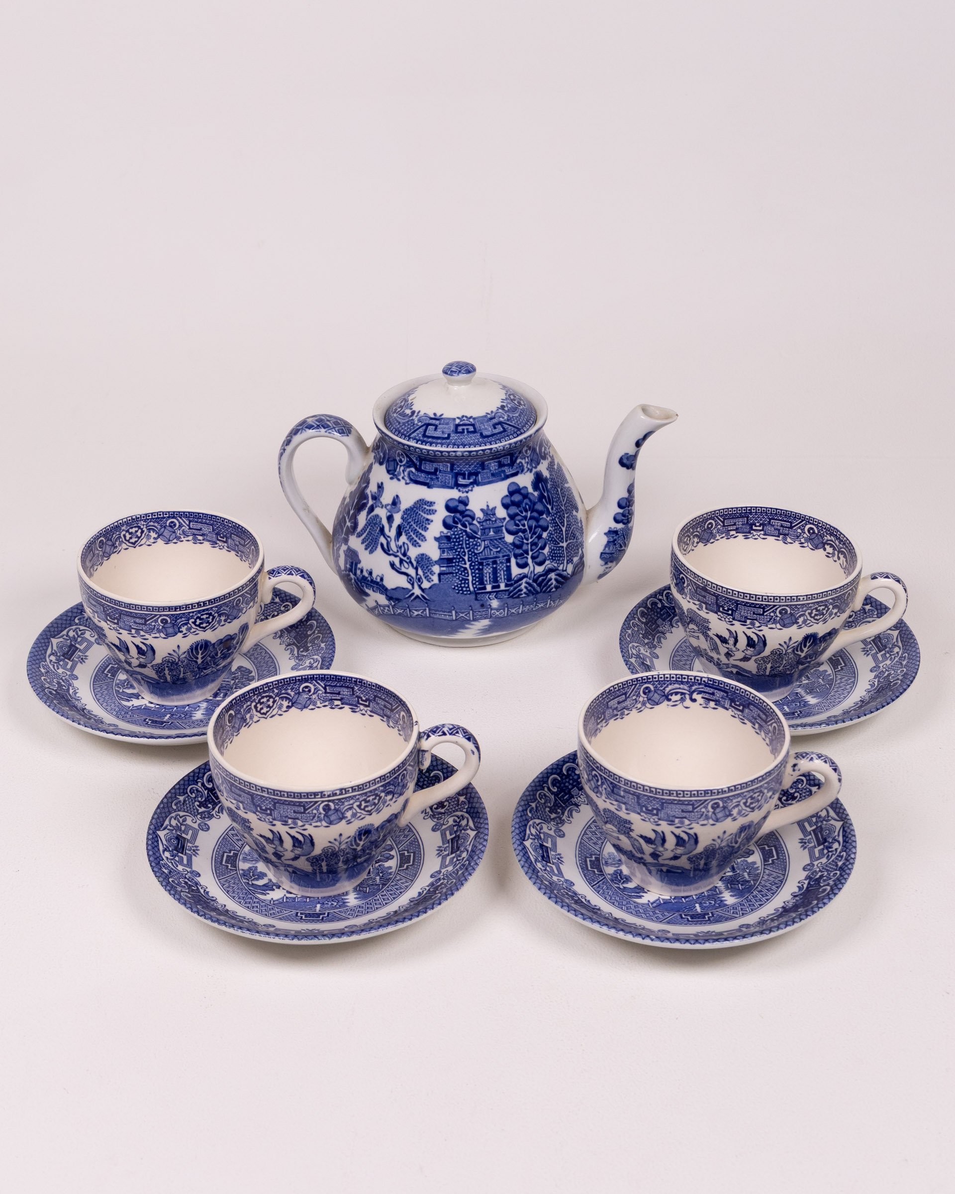 Vintage Blue Willow Ceramic Tea Set, Teapot and Four Cups & Saucers