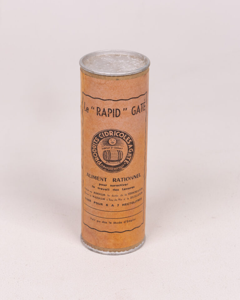 Vintage 'Le Rapid Gate' Yeast Tin with French Text