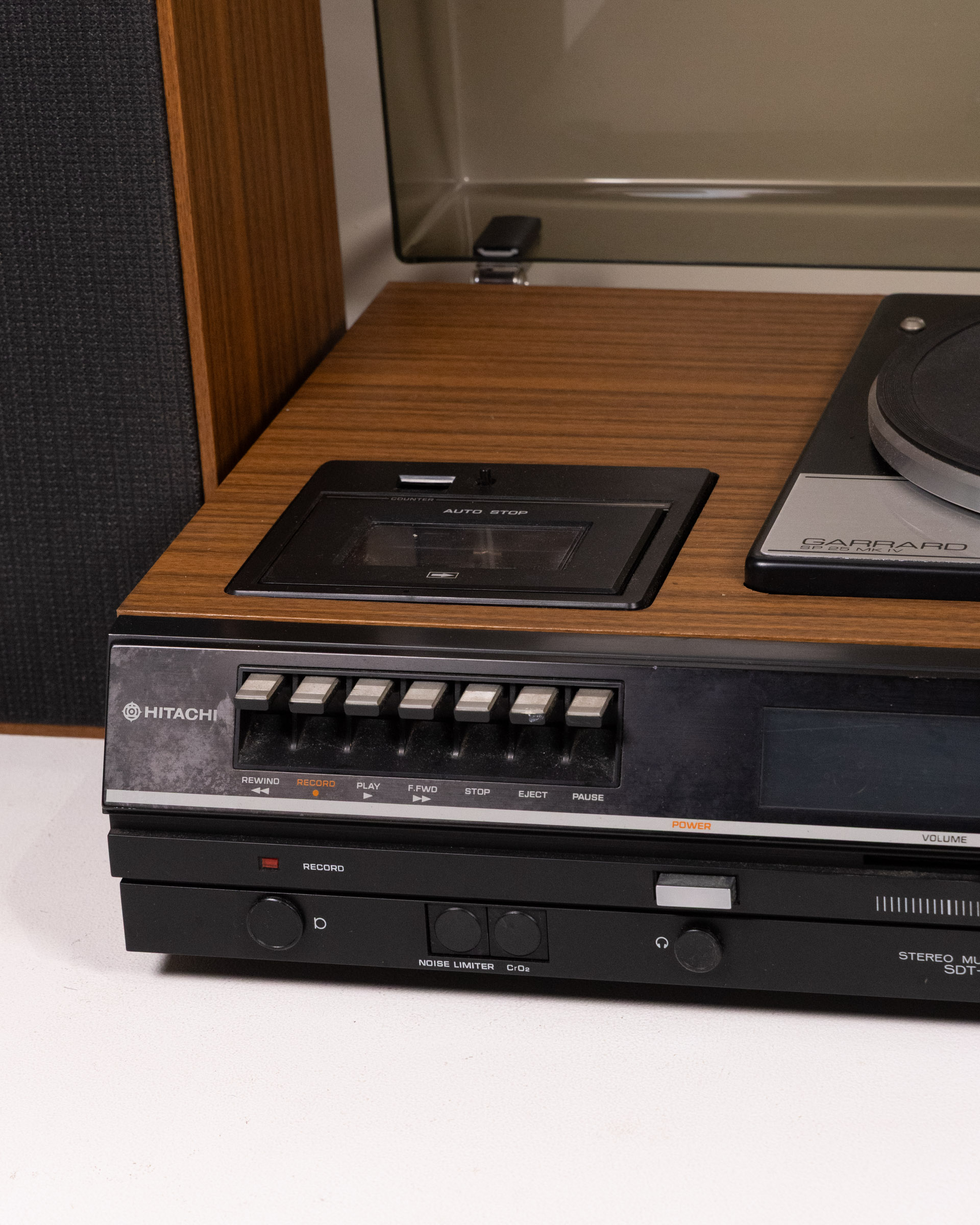 Vintage Hitachi Stereo Music System with Garrard Turntable & Speakers - Image 6