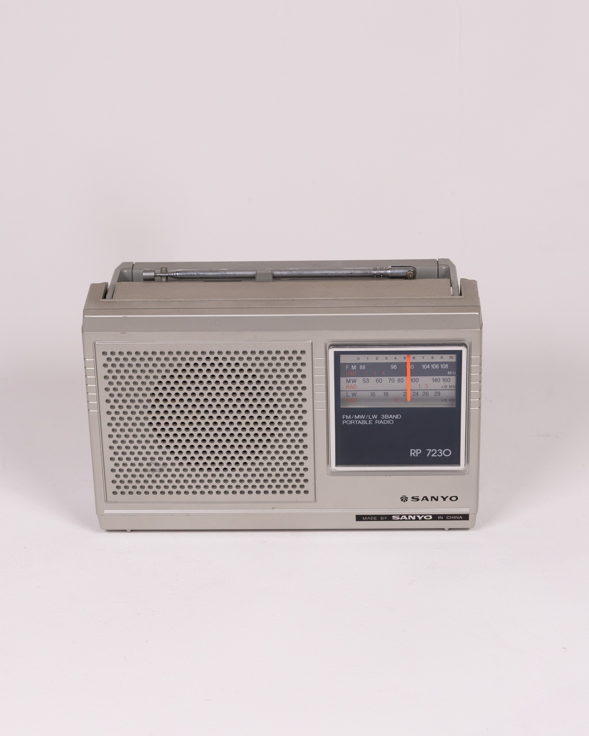 Sanyo Portable Radio with Telescoping Antenna