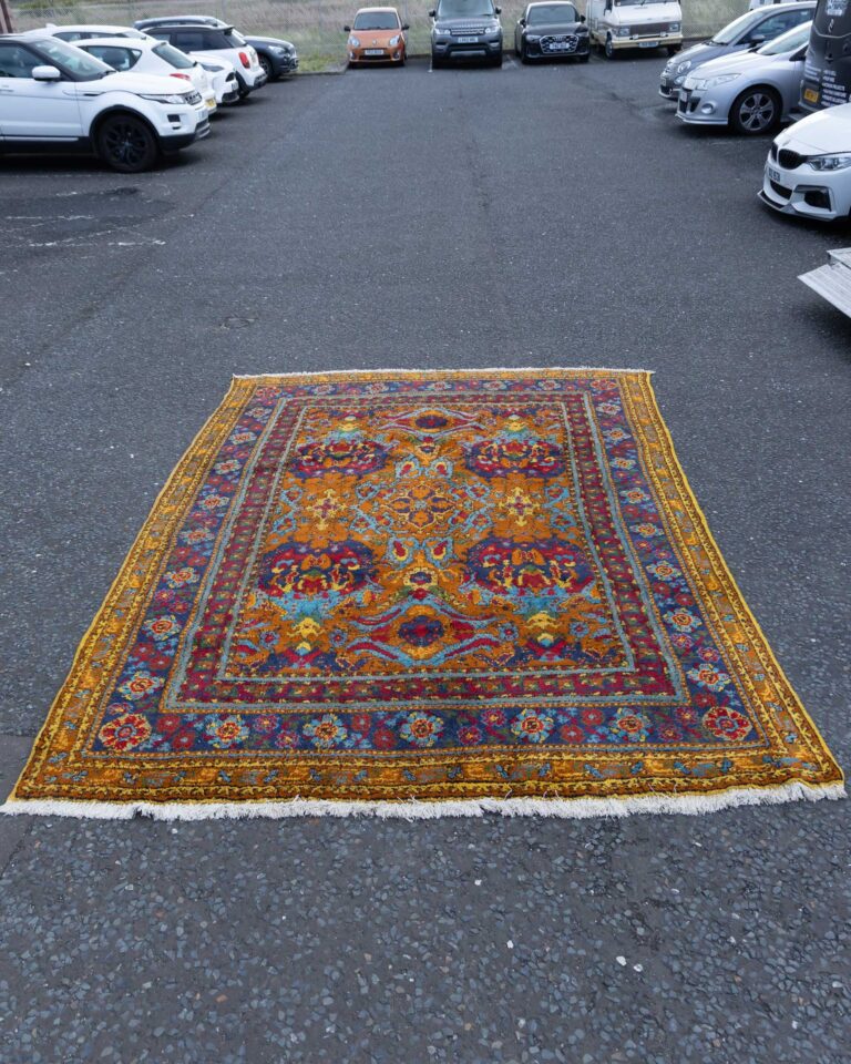 Vintage Oriental Rug with Intricate Floral Design JR16