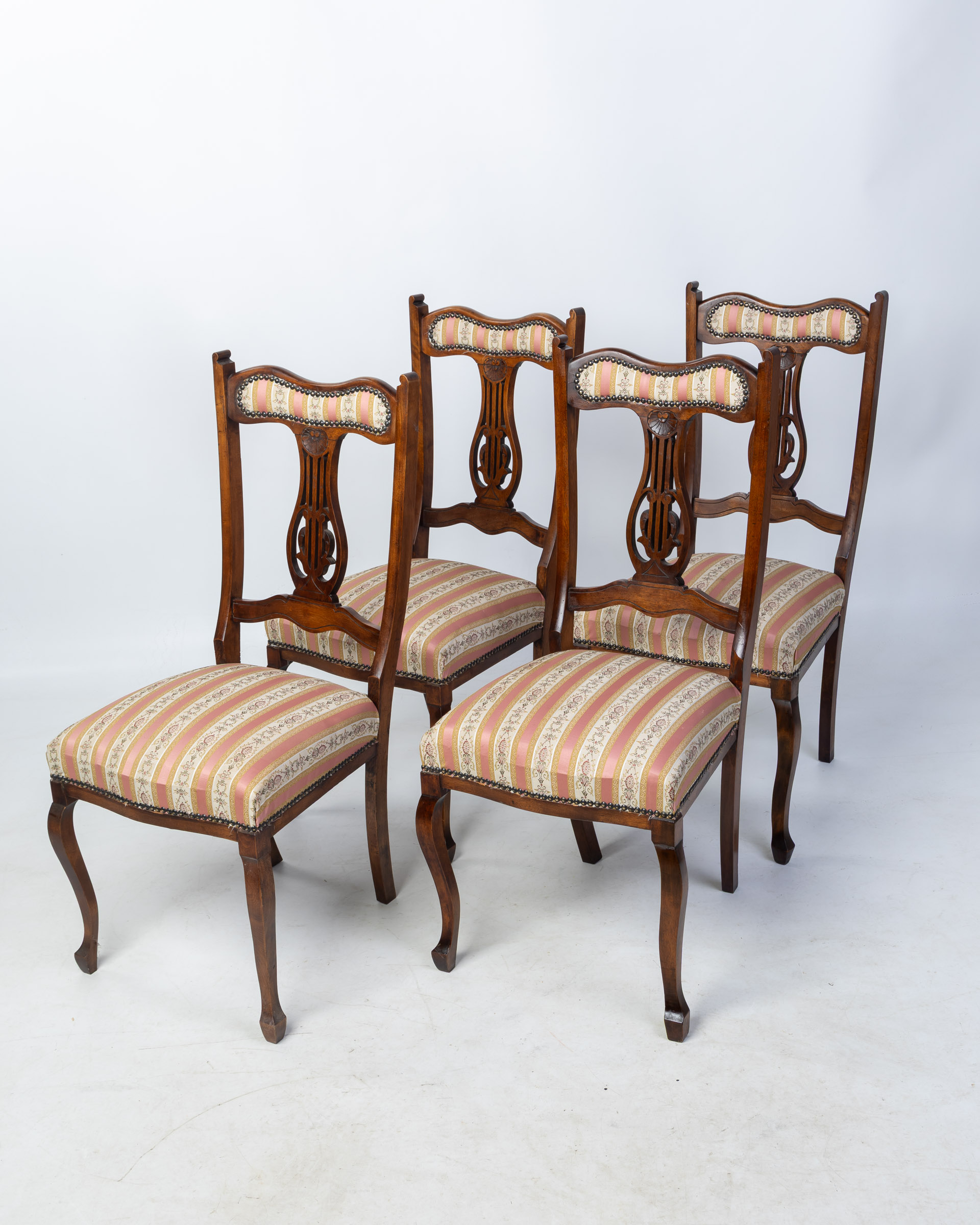 Antique set of 4 Wood Chair with Floral Fabric Seat