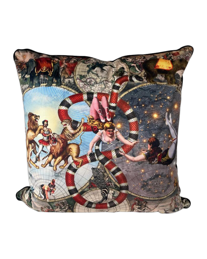 Le Cirque Du Monde  – Luxury Velvet Cushion (40)