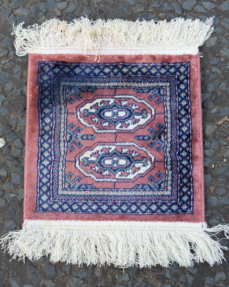 Small Oriental Wool Rug with Geometric Design – ZZ30