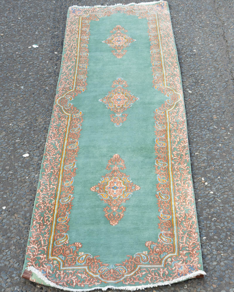 Vintage Style Green Wool Rug with Floral Medallion Design – ZZ15