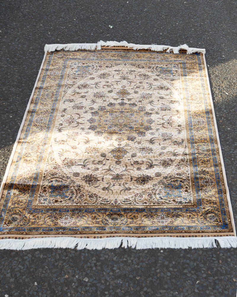 Persian Style Cream Silk Rug with Floral Medallion Design – ZZ13