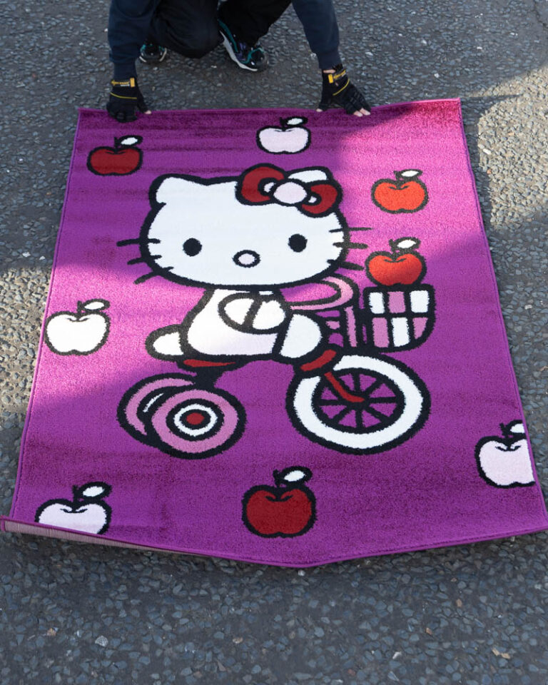 Hello Kitty Purple Rug with Apple Design - ZZ39