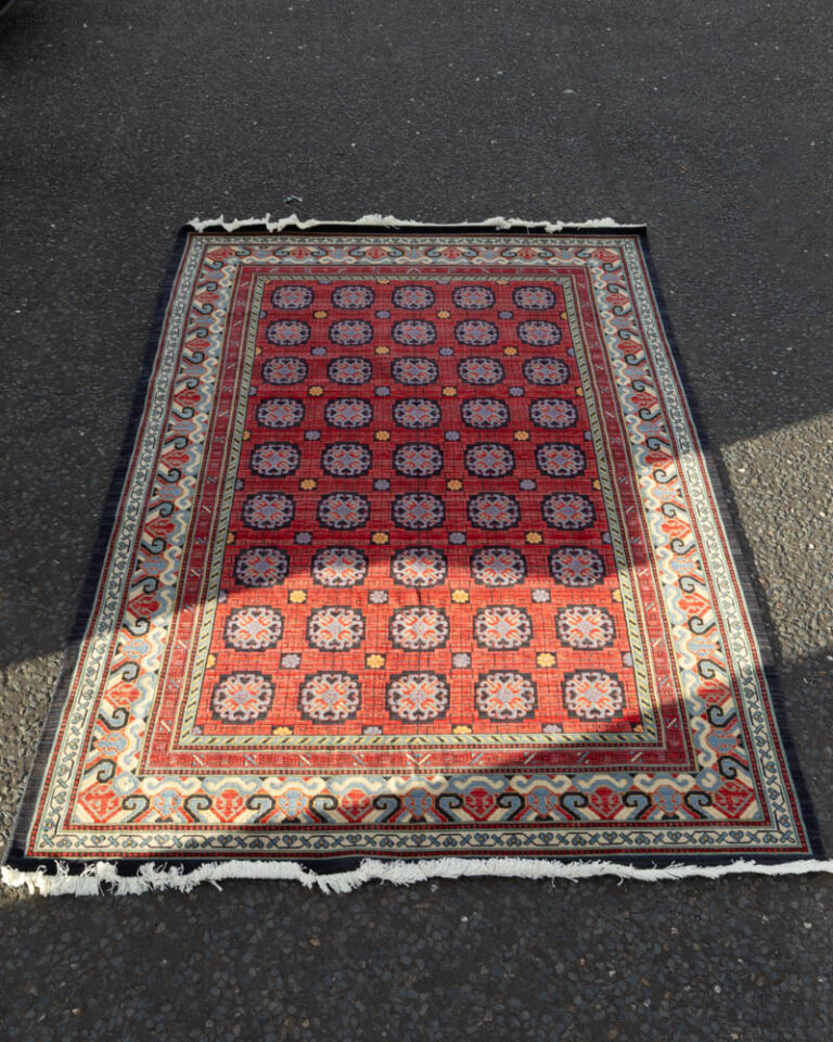 Oriental Wool Rug with Geometric Floral Design - ZZ03