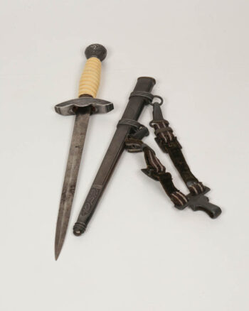 WWII German Second Pattern Luftwaffe Officer Dagger {Fliegerdolch).