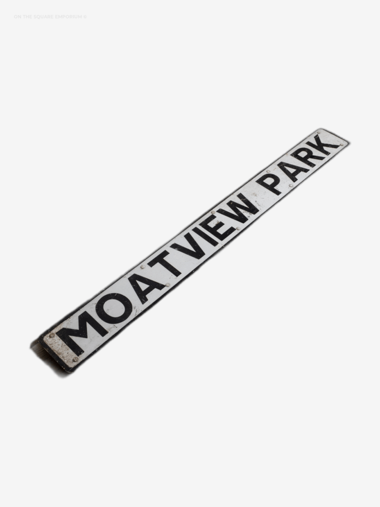 Street Sign - Moatview Park